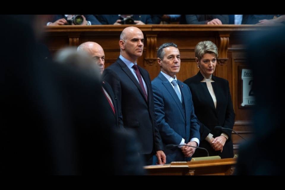 Karin Keller-Sutter si oppone a confinamento totale