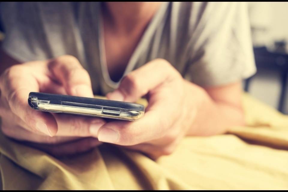 "Sexting" con una 14enne, pena ridotta per un 30enne