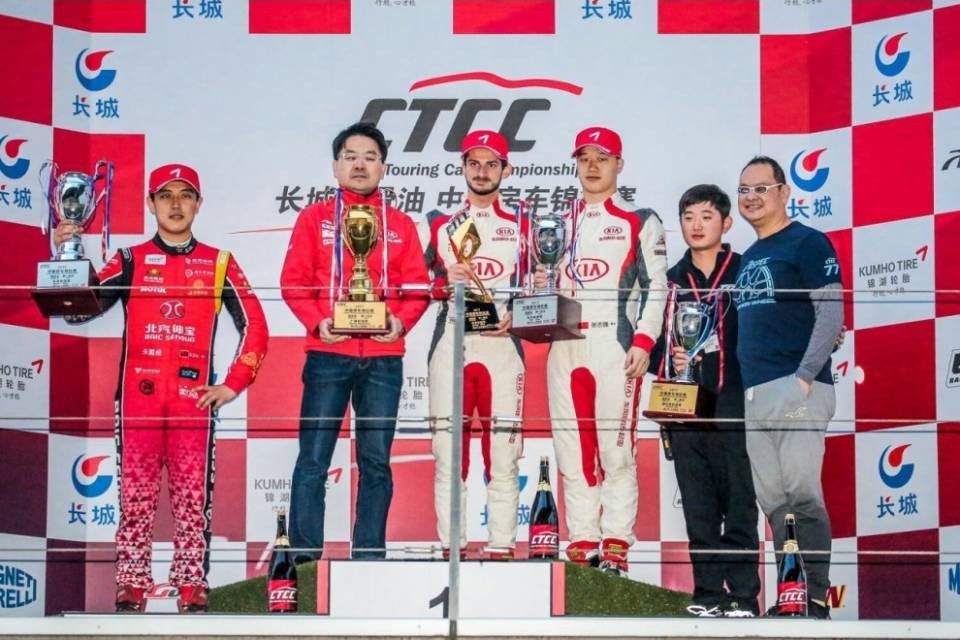 Alex Fontana raddoppia e vince anche a Shanghai