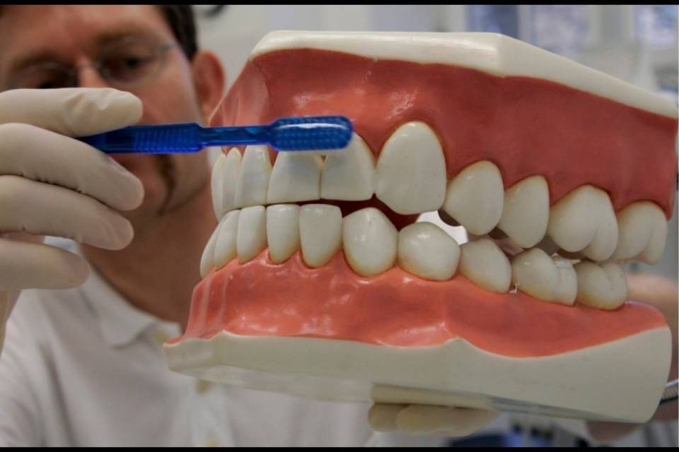 Condannato dentista truffatore