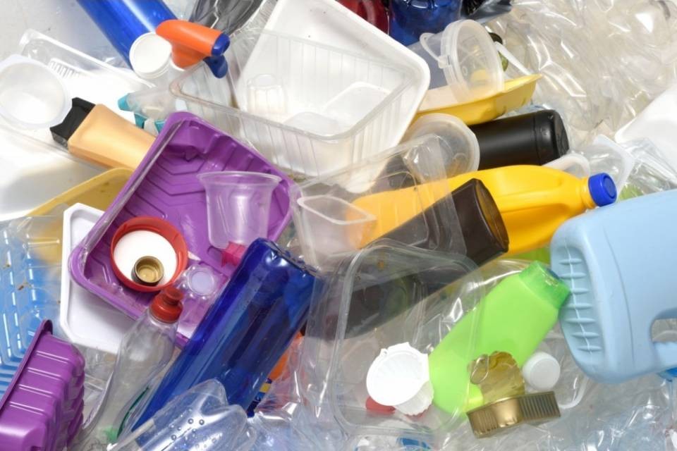 Un impianto per lo smaltimento della plastica in Ticino?