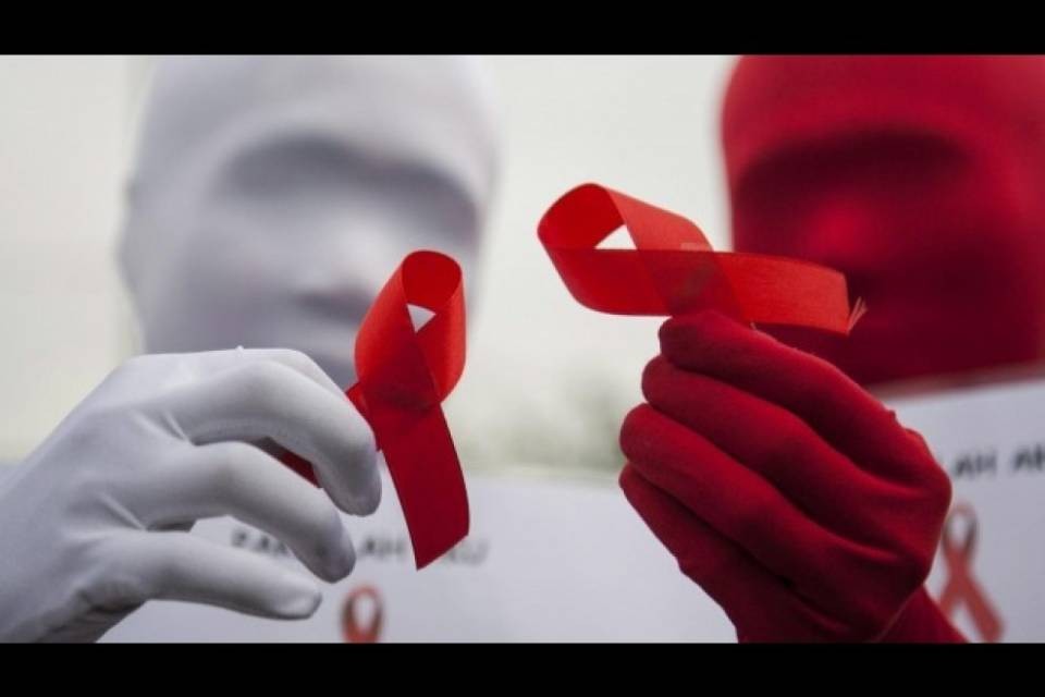Nasconde l'Hiv e contagia 4 donne: morta l'ex compagna