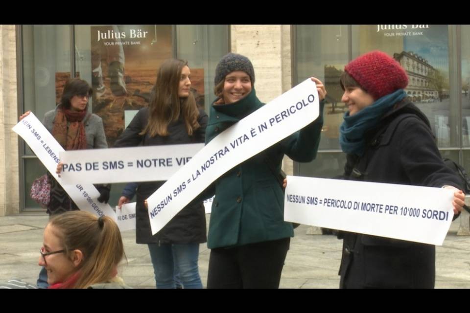 I sordi protestano a Lugano: "Vogliamo pari diritti"