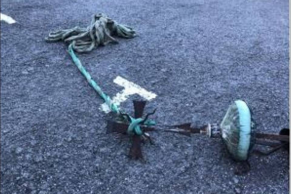 Crocifisso abbattuto: 'colpa' una cinghia da carico
