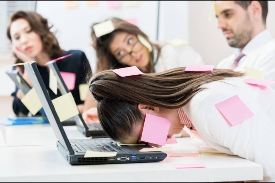 Cala in Svizzera la percezione di benessere sul posto di lavoro