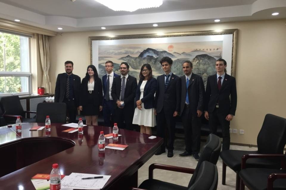 Giovani comunisti svizzeri invitati in Cina