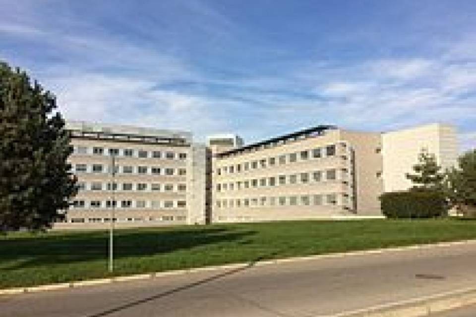 Lite per un posteggio, uomo finisce all'ospedale: è grave