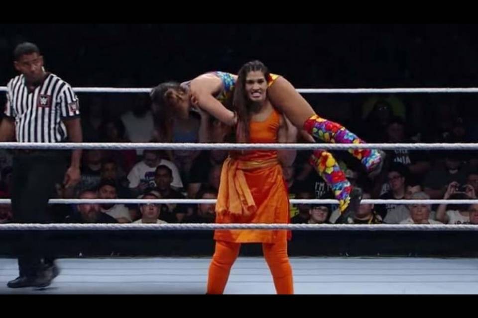Shadia, la prima wrestler musulmana