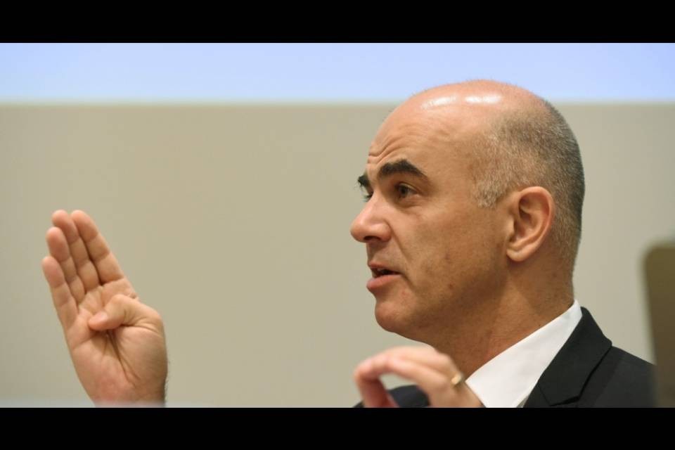 Berset: "Ecco come giovani e anziani devono affrontare le sfide del lavoro"