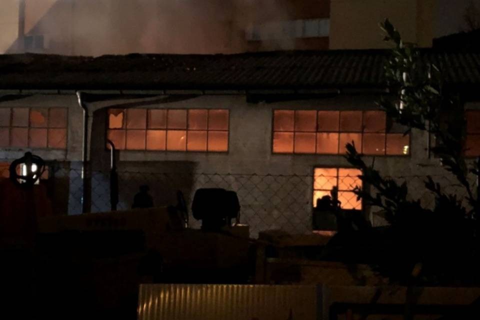 Chiasso, si cercano le cause del rogo
