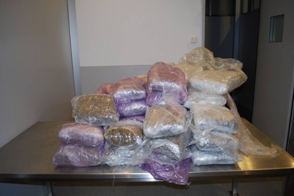 Sequestrati 25 kg di marijuana a Chiasso