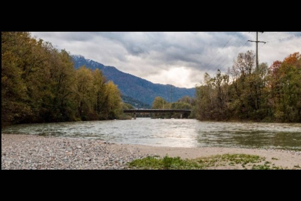 Occhio alla portata del fiume Ticino tra Lavorgo e Personico