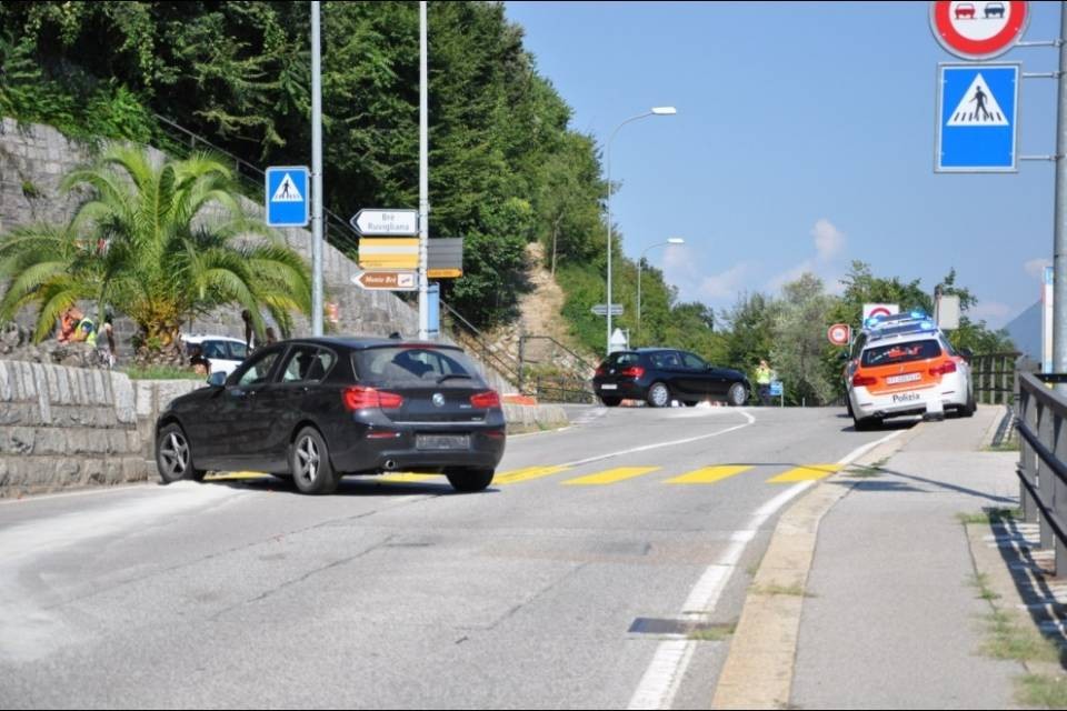 Castagnola, due auto si scontrano sulla Cantonale