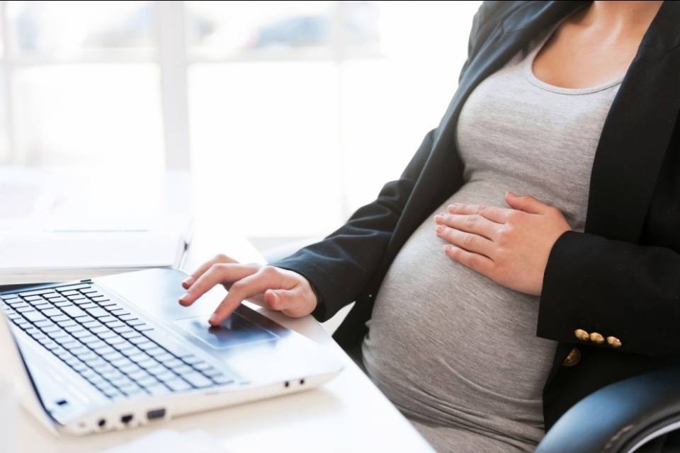 Donna incinta ha diritto alla disoccupazione prima del parto