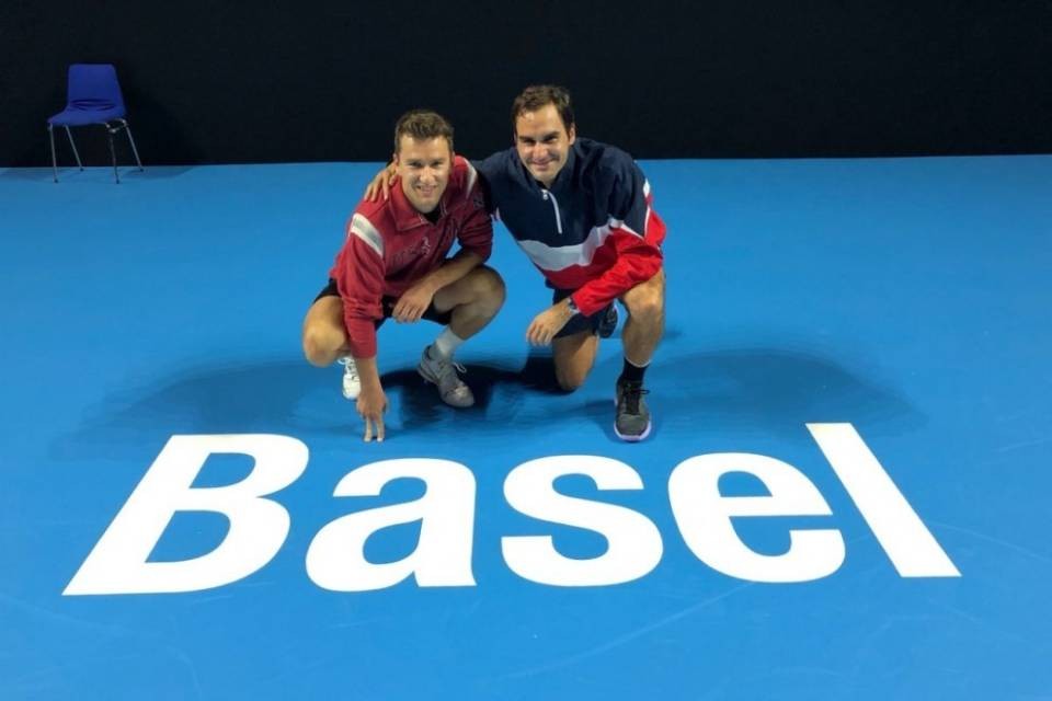 Roger, saluto social a Chiudinelli