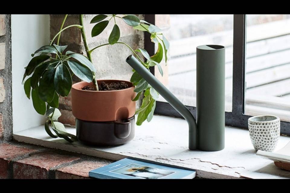 L'oggetto del mese: l'annaffiatoio design in metallo