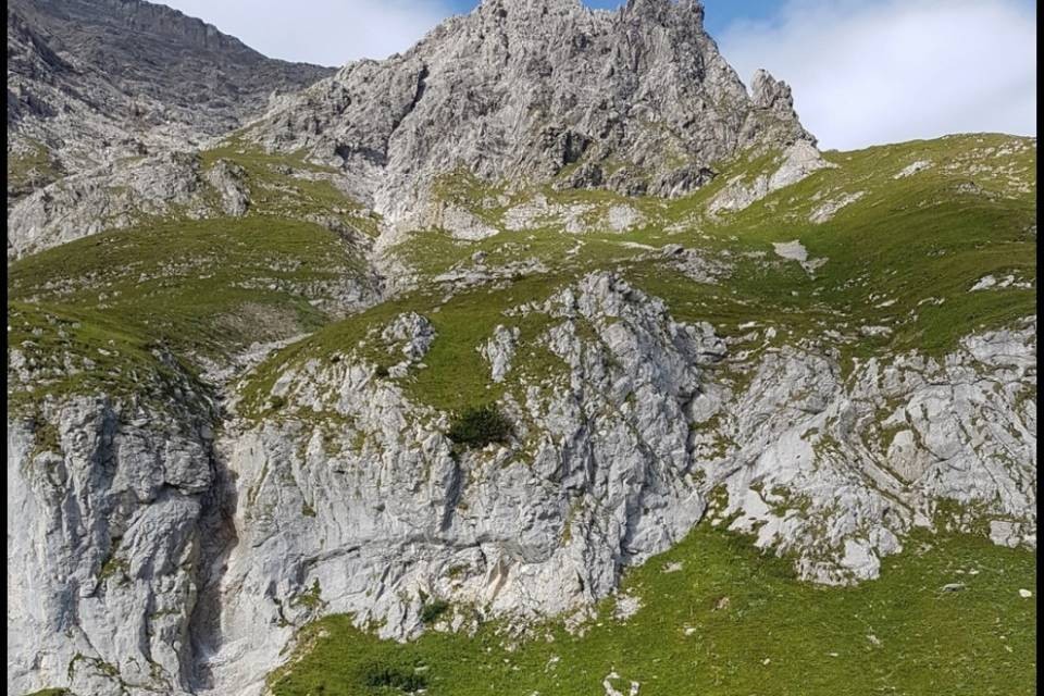 Grigioni, escursionista muore in montagna