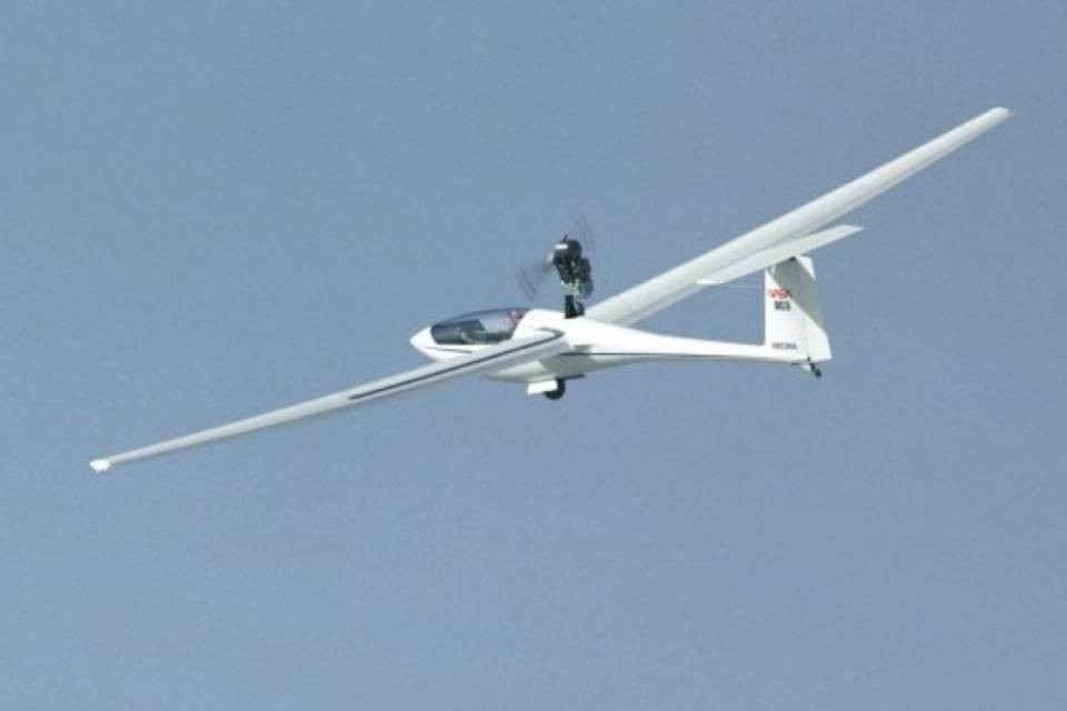 Motoaliante ha sfiorato un velivolo Swiss