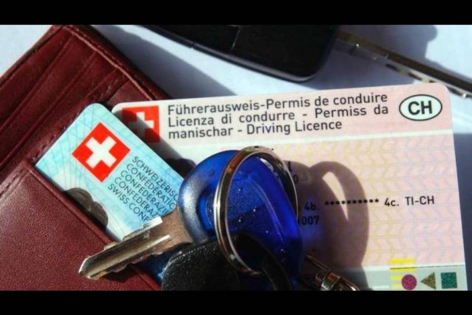 Ritiro patente: automobilisti stranieri "avvantaggiati"