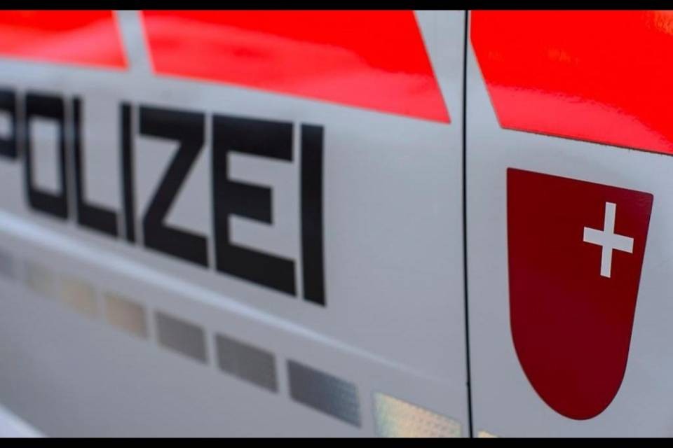 Motociclista trovato morto nel canton Svitto