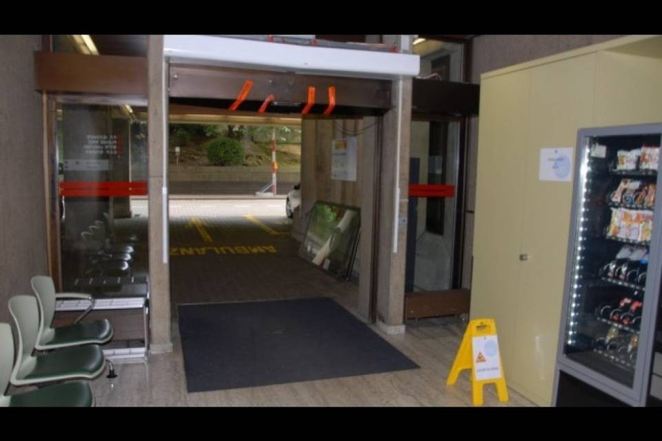 Con l'auto nel pronto soccorso: fu tentato omicidio