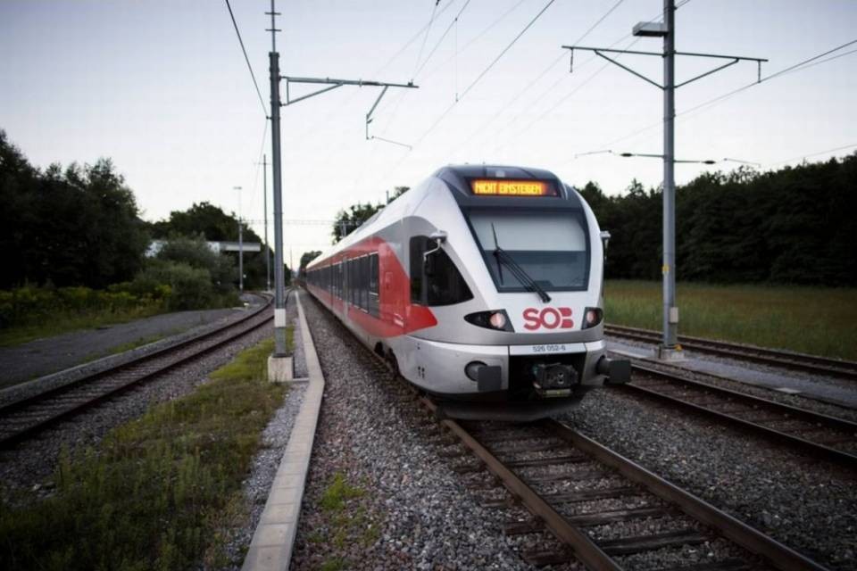 Muore una donna ferita nell'attacco sul treno