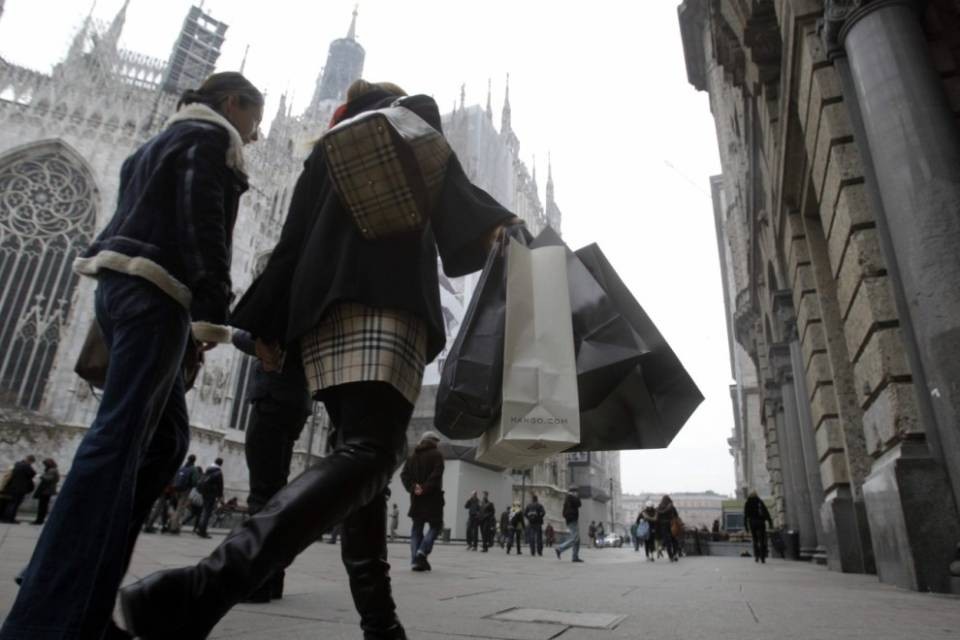 Non è vero che i ticinesi fanno meno spesa in Italia