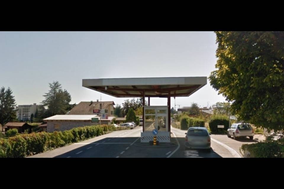 Corpo decapitato di uno svizzero ritrovato sul confine