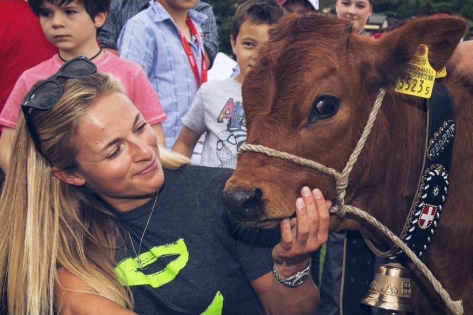Lara Gut vince un vitello