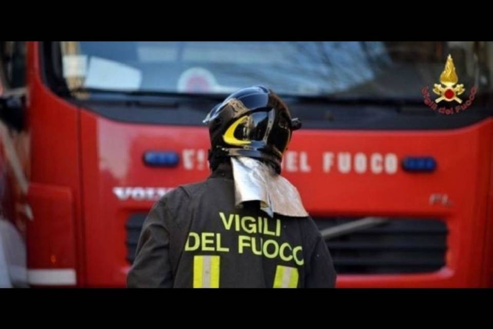 Appiccavano roghi per guadagnare soldi