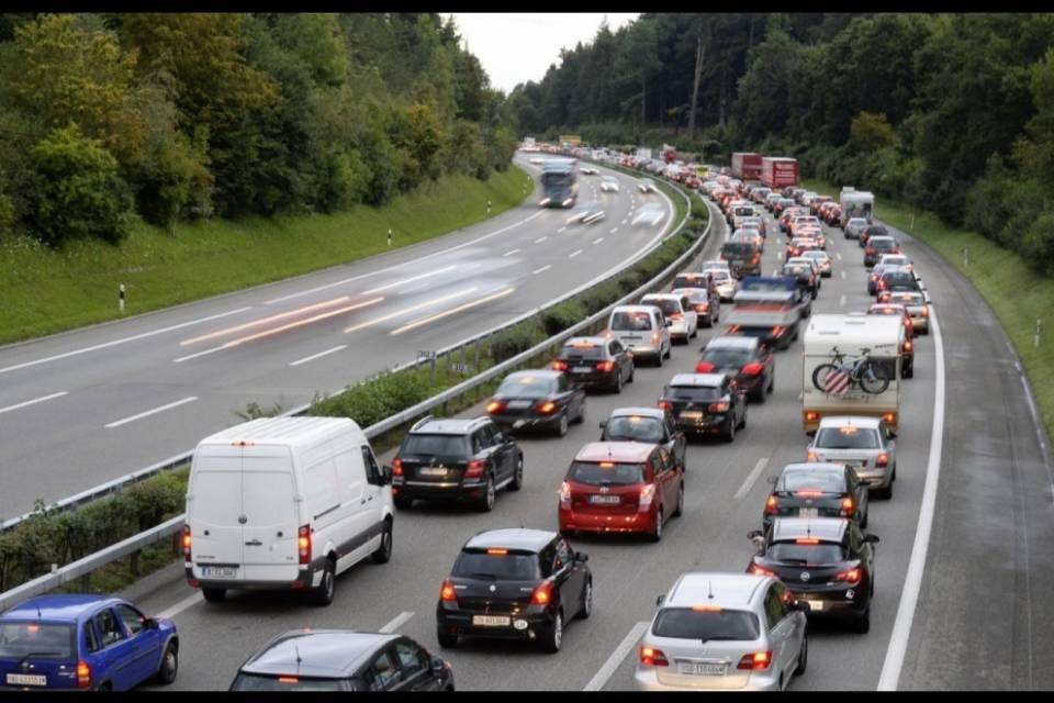 Sorpassò sulla destra in autostrada, prosciolto