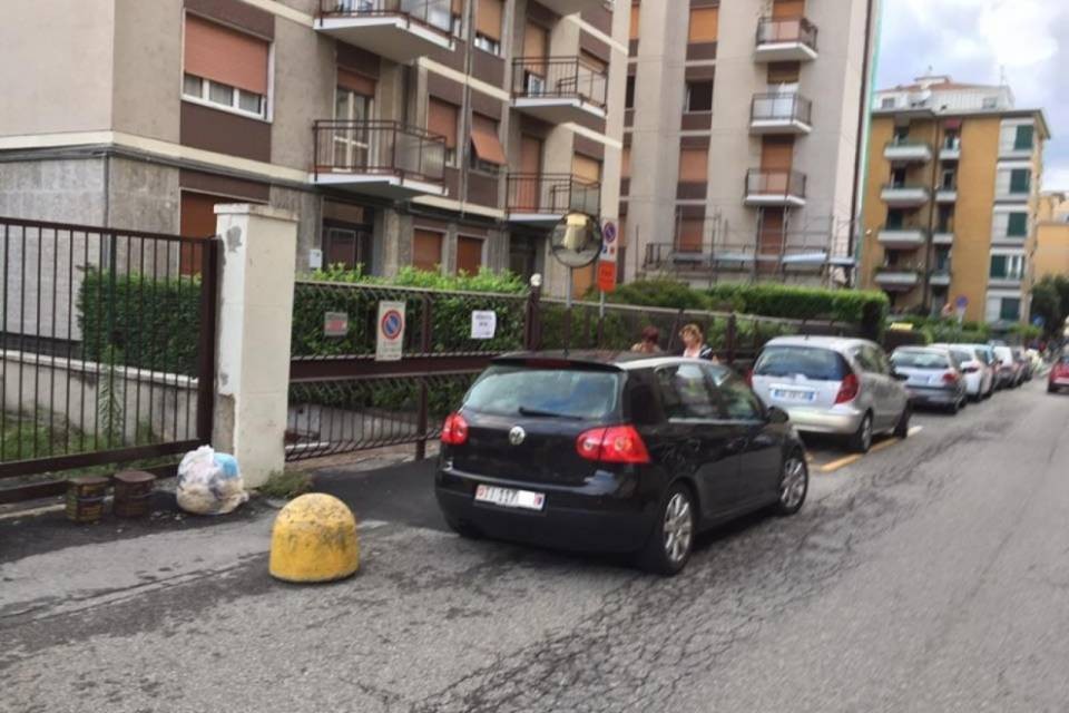 "Svizzeri che s**o il codice della strada" potrebbe chiudere