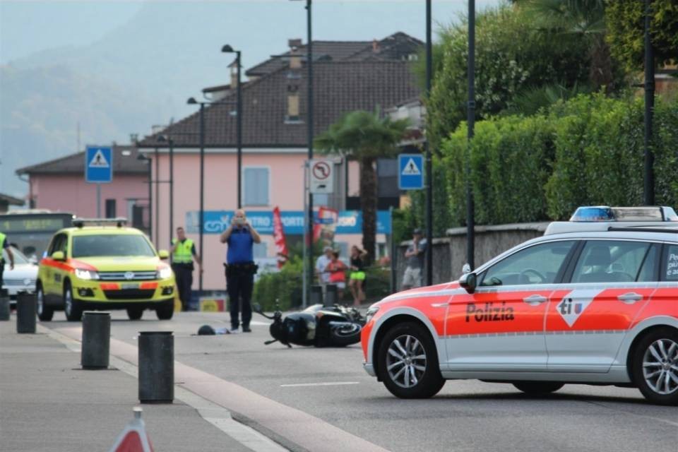 Scooterista cade a terra a Minusio, è grave
