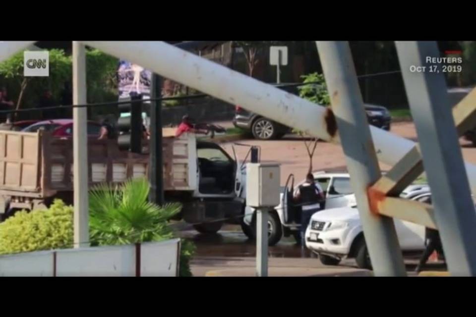 L'arresto del figlio di El Chapo sfocia in una battaglia
