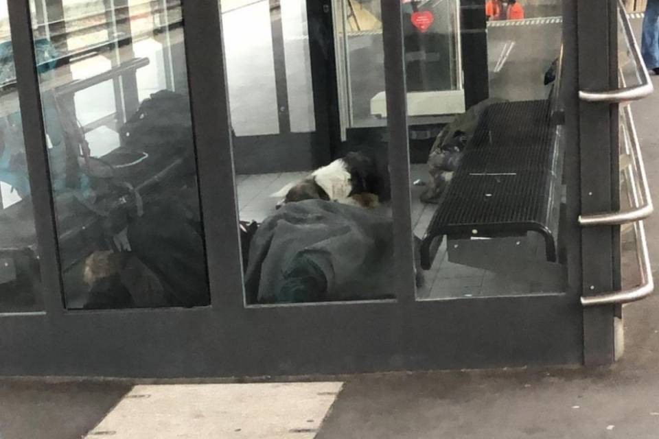 Senzatetto in stazione? "Triste se fosse così"