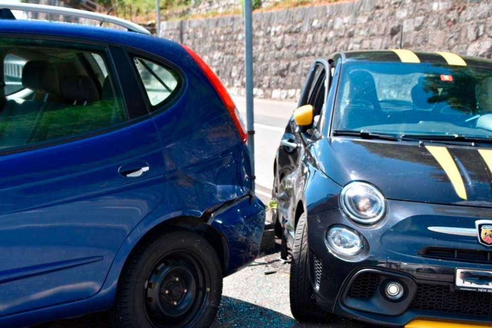 Le due vetture coinvolte nel tamponamento (Foto Rescue Media)