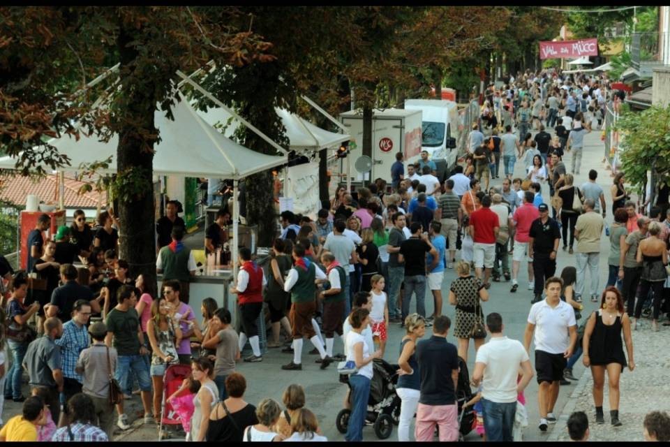Il FC Chiasso presente all'evento "Il Tappo alle Cantine"