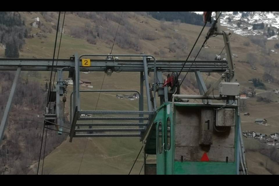 Uri: Uomo rinchiuso nella funivia, salvato dalla Rega