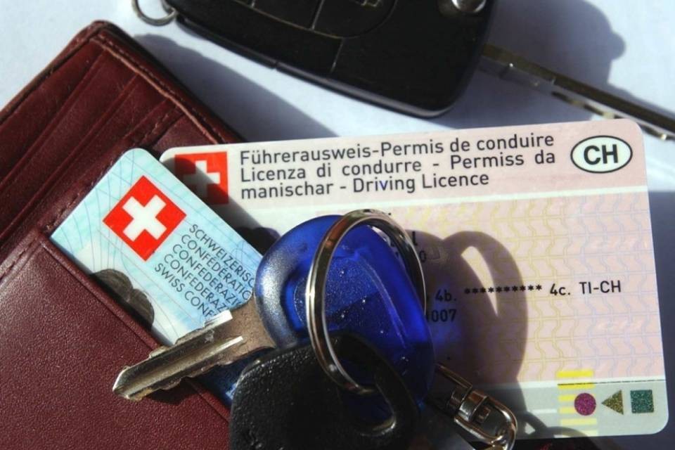 Donna ubriaca investita da un'auto rischia di perdere la patente