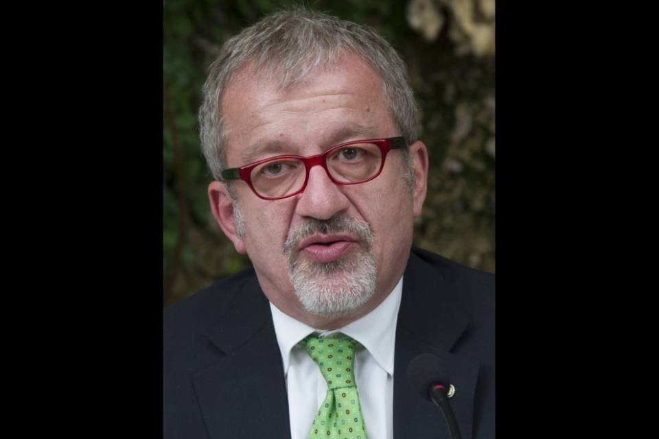 "La Svizzera schiera i carri armati al confine"