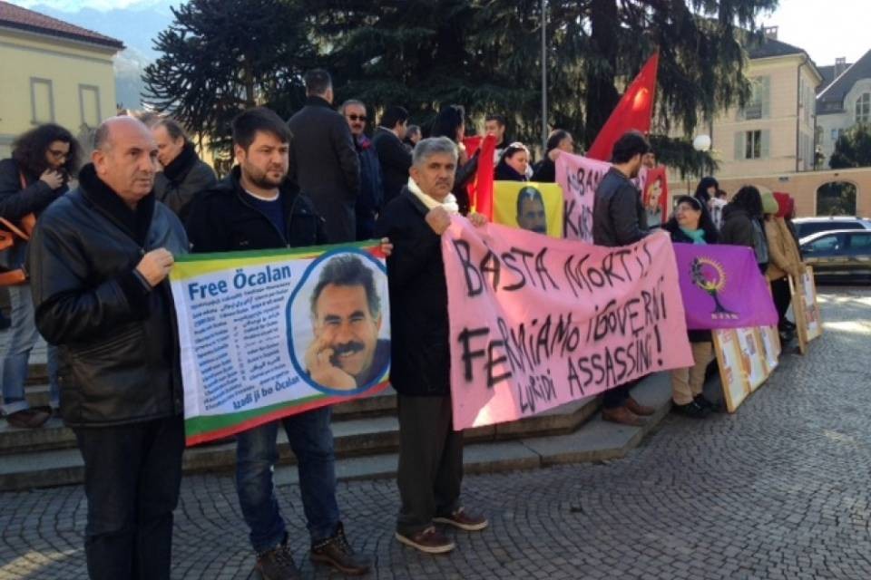 Bellinzona: in piazza contro Erdogan