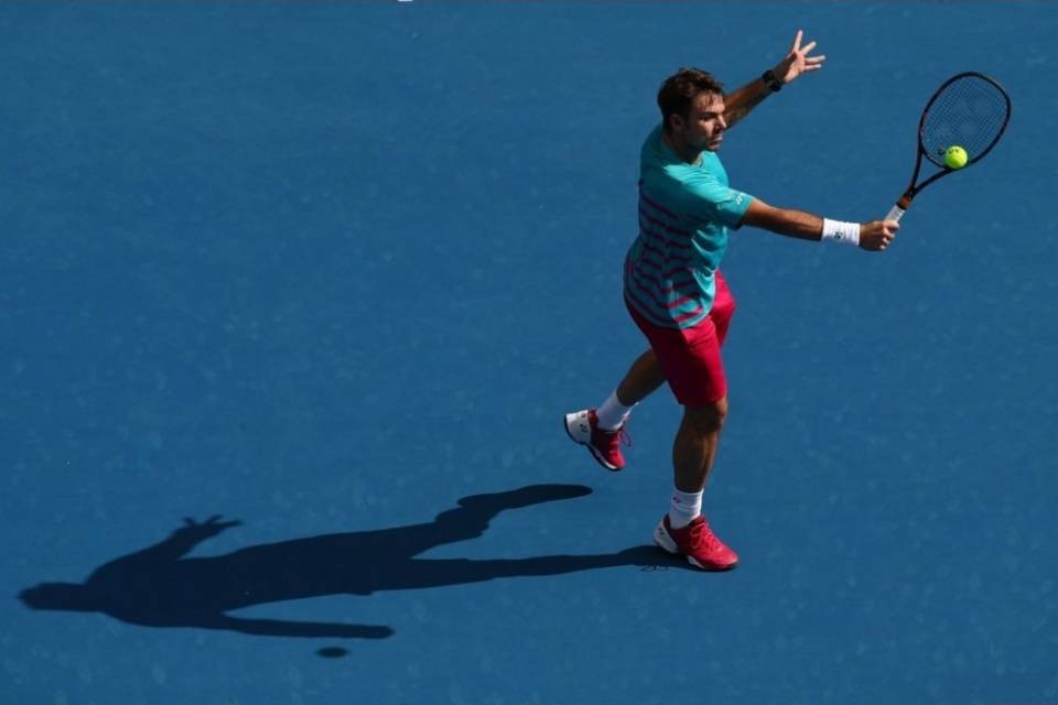 Wawrinka soffre ma avanza