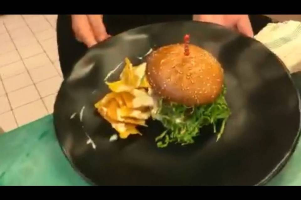 L'hamburger più ticinese che c'è? Ecco la videoricetta!