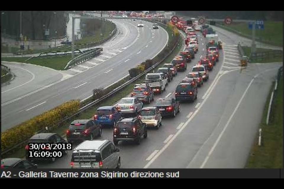 A2, traffico in tilt già all'altezza del Ceneri