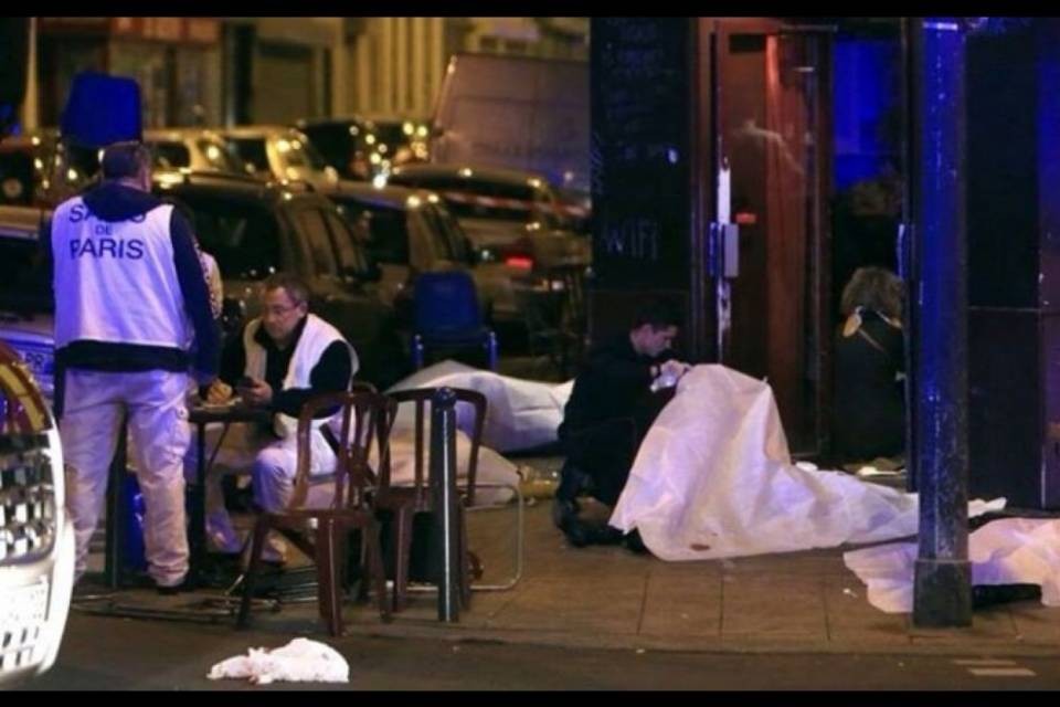 Tra i terroristi anche una donna