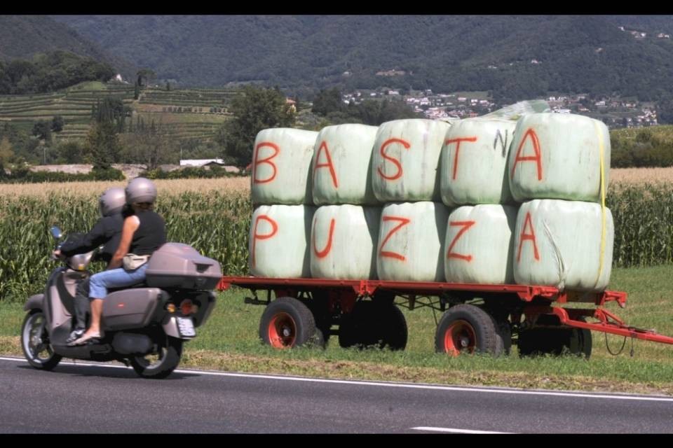 "Dove finiscono le plastiche delle balle di fieno?"