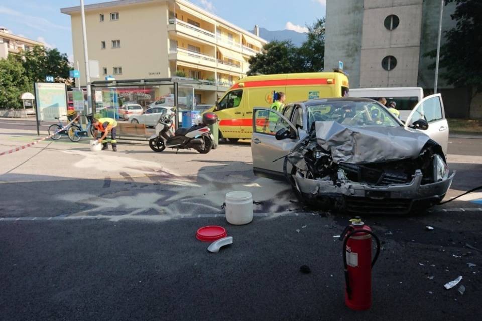 Incidente a Minusio, i pompieri intervengono per evitare l'inquinamento