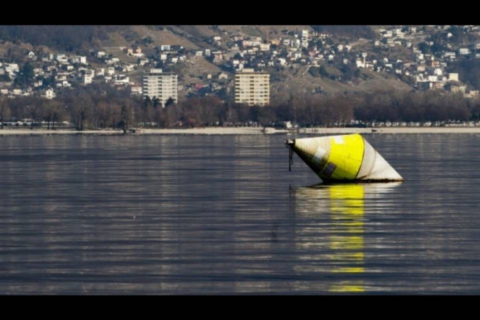 Lago Maggiore, con l'Italia non si arretra di... un millimetro