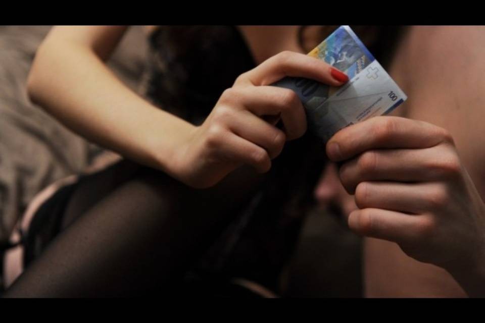 Sfruttamento della prostituzione: arrestati 4 rumeni