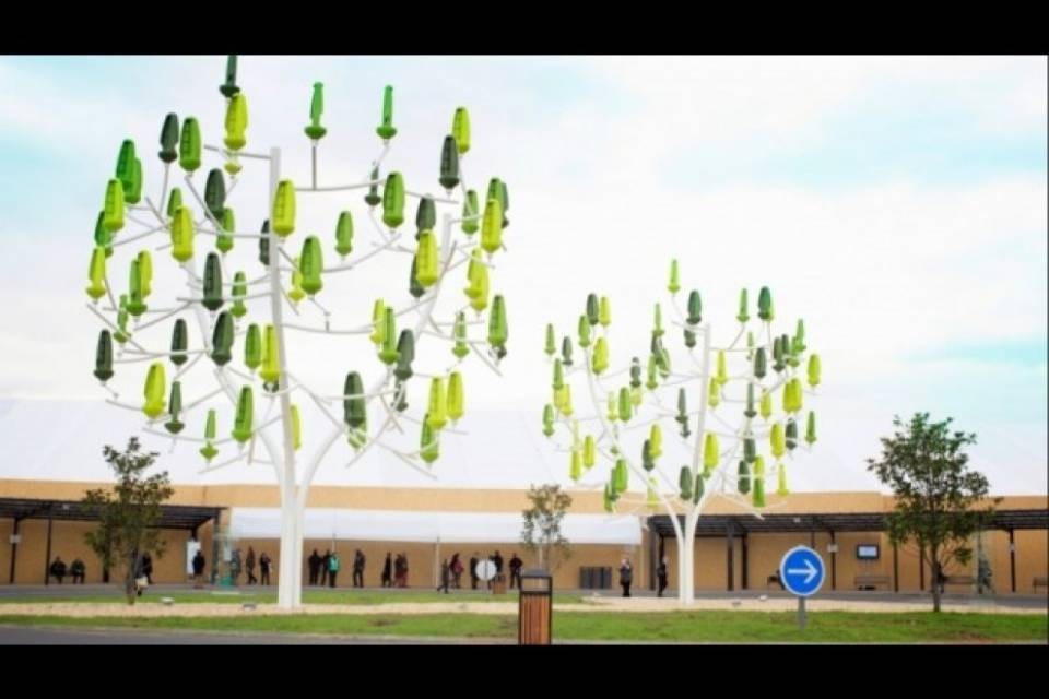 Sì all'albero del vento: "Non è mica una centrale nucleare"